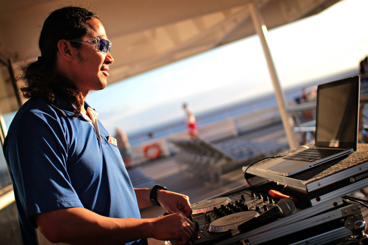 Daylight Energy: Carnival Freedom – Not every set is under lights
Some are built in the sun, where every transition has to hit just right.