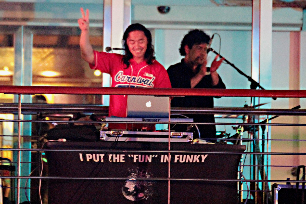 San Juan Sail-Away Party: Carnival Victory – From the port of San Juan to open waters
Bringing the right energy to start the journey.