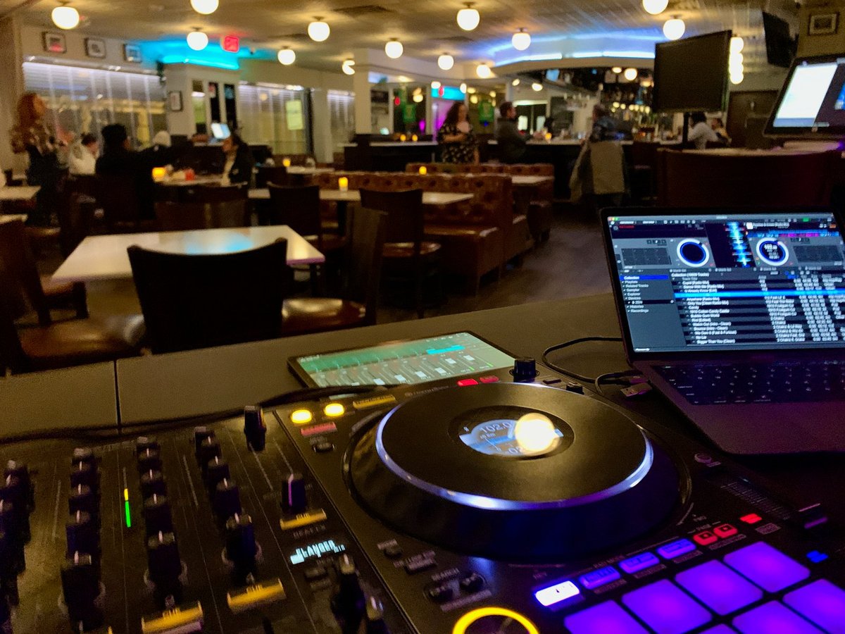 Live Set at Emma’s, Jersey City – Warm lights, good company, and a sound that carries through the room.
From laid-back grooves to elevated energy—every night tells a different story.