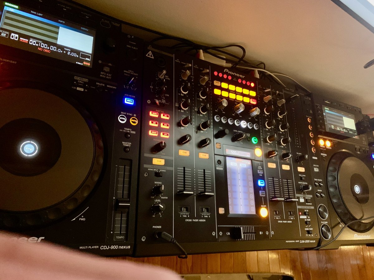 Where Sets Are Built Before the Stage – Practice. Playlist. Repeat.
Tightening transitions and shaping the sound one session at a time.